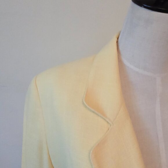 Lindor - Vintage Cream Coloured Blazer with Shoulder Pads​ - Picture 2 of 13